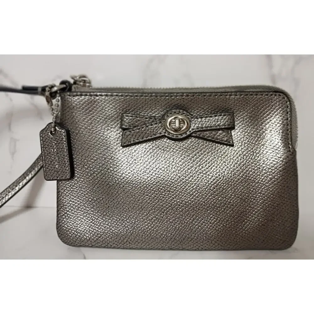 COACH Metallic Gunmetal Silver Leather Turnlock Bow Wristlet - NWT